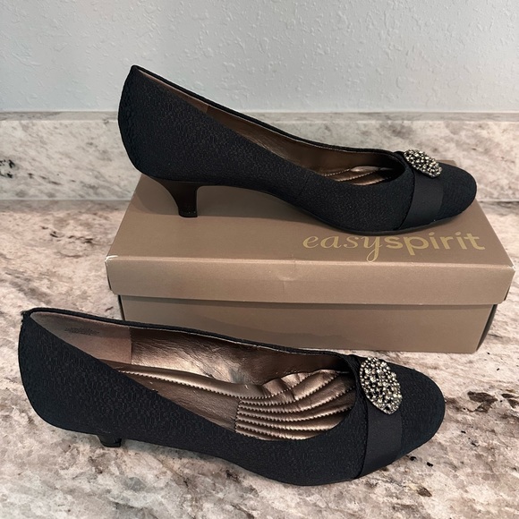 Easy Spirit classic round toe pump Sz 10W - Picture 2 of 10